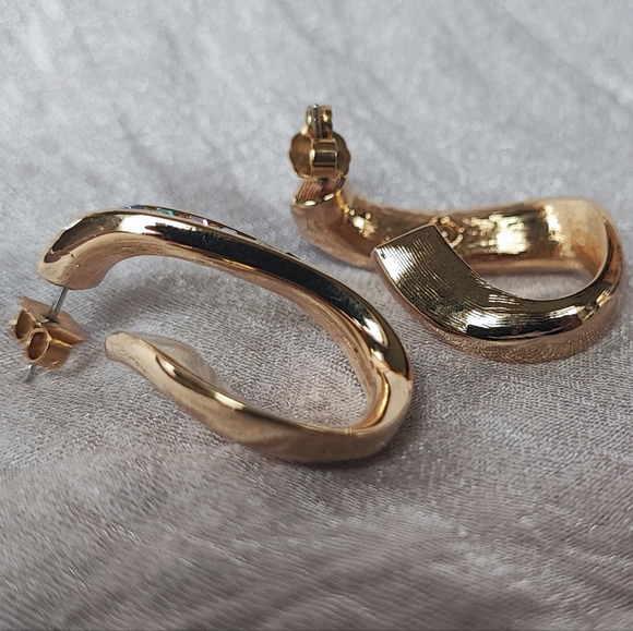 Swarovski Signed Baguette Multi Color Rhinestone Curled Gold Tone Hoop Earrings - Picture 11 of 12